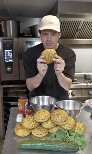 Broodjestester recept – video Curry bun - 900X1500