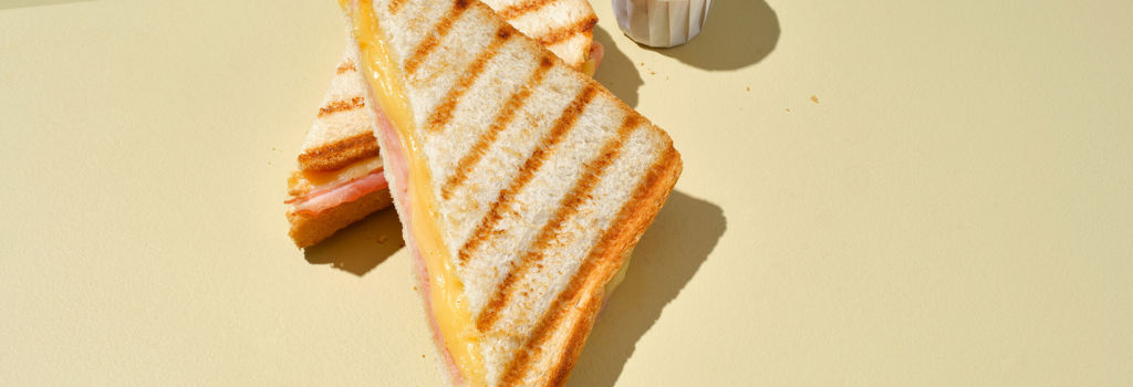 26100001_TOASTBROOD-WIT_RECEPT_CROQUE-MONSIEUR_LIGGEND_v1