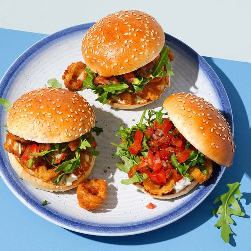 230309_MINI-SESAN-HAMBURGER-BUN_MINI-SESAM-CALAMARES-BURGER_300kb