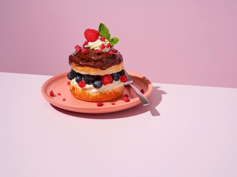 228852_226713_cinnamon-scandi-swirl-story-pies_recept-1--Cinnamon-Scandi-Red-Fruit_LIGGEND_LR