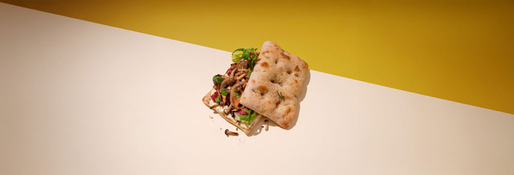 230227_FOCACCIA ZEEZOUTROZEMARIJN 120G_FOCCACIA CACIO PEPPE FUNGHI_Liggend_INRIVER