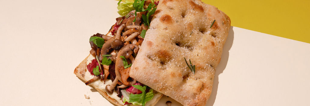 230227_FOCACCIA-ZEEZOUTROZEMARIJN-120G_FOCCACIA-CACIO-PEPPE-FUNGHI_Liggend_lr