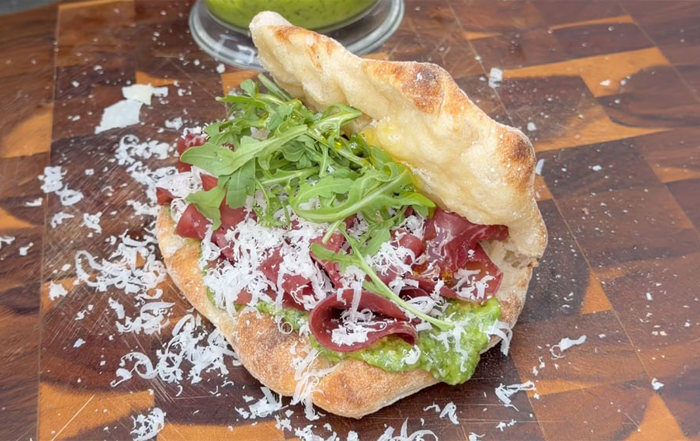 Pinsa Folded Bresaola