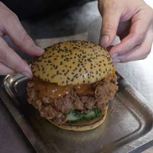 Curry burger - Crispy Butterchicken - 100kb